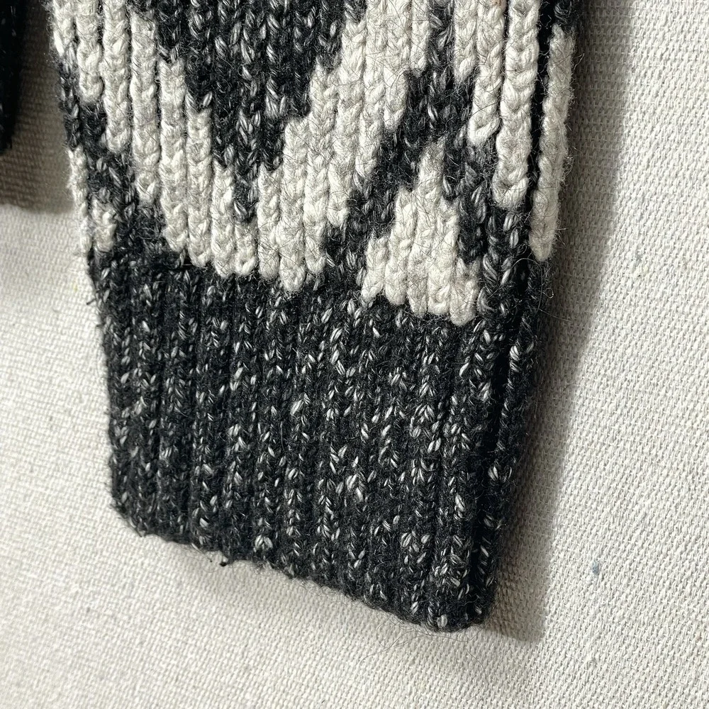 Banana Republic cozy statement